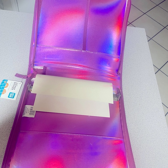 COPY - Three ring binder - Picture 9 of 13